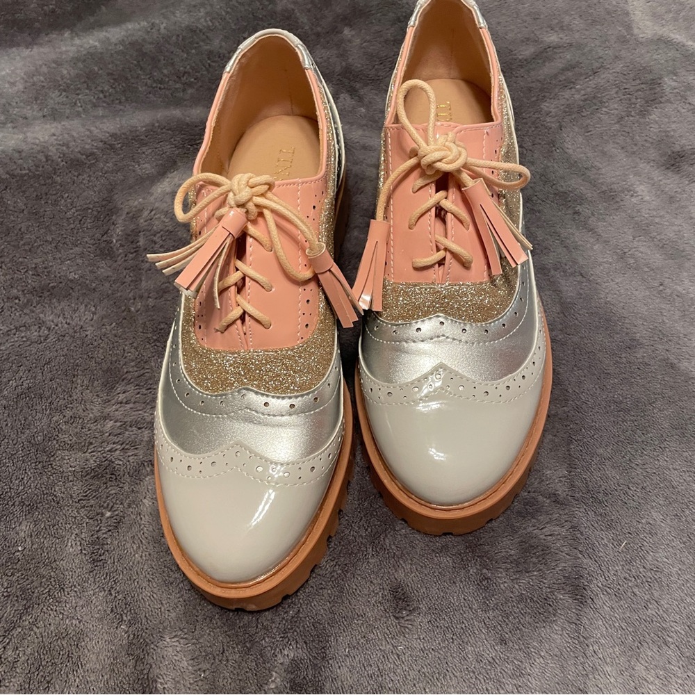 Like New- Retro Sparkle Oxford Size 9